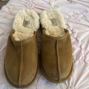 Uggs slippers for girls